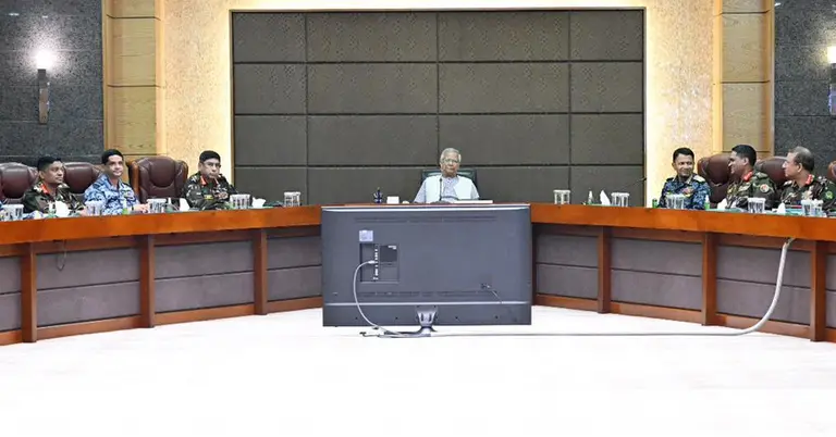 সেনাসদরে প্রধান উপদেষ্টার সঙ্গে মতবিনিময় সভা